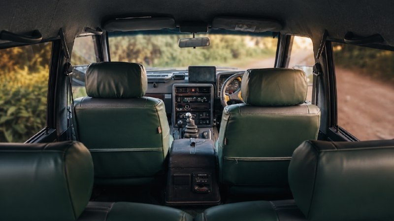 Салон Nissan Safari