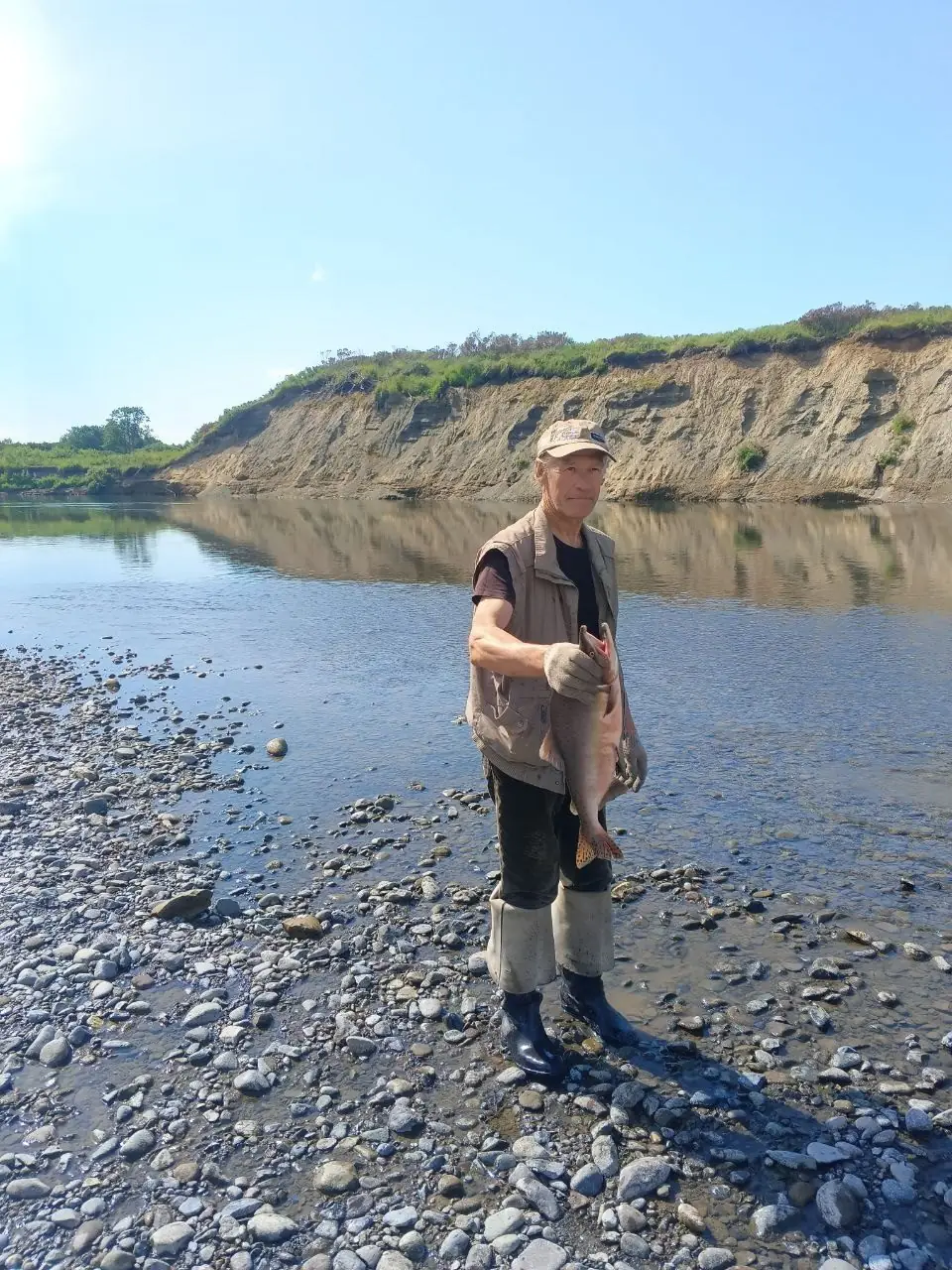 Горбуша в руках гостя